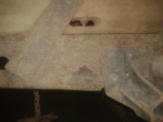 รถบรรทุกกระบะคาร์โก้ 6 ล้อ ยี่ห้ออีซูซุ รุ่น NKR