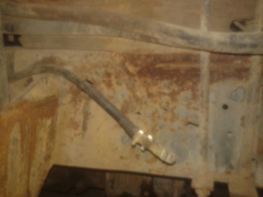 รถบรรทุกกระบะคาร์โก้ 6 ล้อ ยี่ห้ออีซูซุ รุ่น NKR