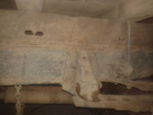 รถบรรทุกกระบะคาร์โก้ 6 ล้อ ยี่ห้ออีซูซุ รุ่น NKR