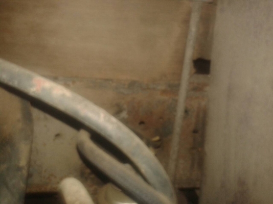 รถบรรทุกกระบะคาร์โก้ 6 ล้อ ยี่ห้ออีซูซุ รุ่น NKR