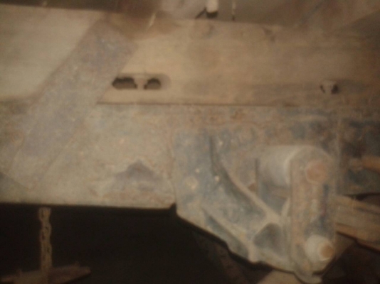 รถบรรทุกกระบะคาร์โก้ 6 ล้อ ยี่ห้ออีซูซุ รุ่น NKR