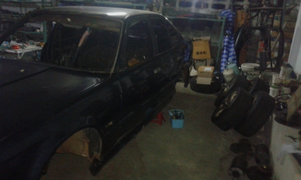 ขายตัวถัง พร้อมเล่มทะเบียน BMW 520i (E34) ปี90 เอกสารครบพร้อมโอน ครับ เพราะรื้อทำอะไหล่ครับ