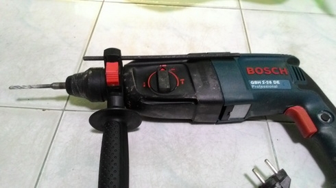 สว่านไฟฟ้าระบบโรตารี่ BOSCH รุ่น 2-26 DE ทำงาน 3 ระบบ พร้อมใช้งานครับ สว่านไฟฟ้าระบบโรตารี่ BOSCH รุ่น 2-26 DE ทำงาน 3 ระบบ พร้อมใช้งานครับ