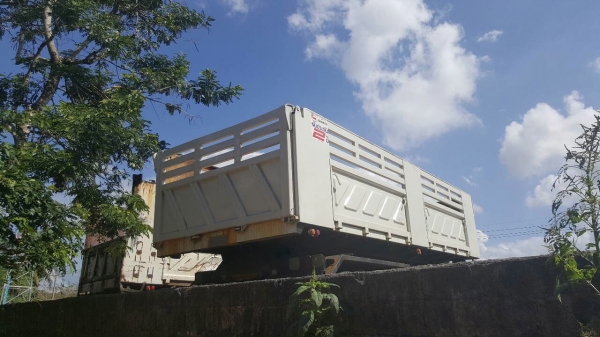 ขายหางพ่วง สามมิต 3 เพลา. แท้. ปี 52. สนใจติดต่อ 081 - 6079515 ขายหางพ่วง สามมิต 3 เพลา. แท้. ปี 52. สนใจติดต่อ 081 - 6079515