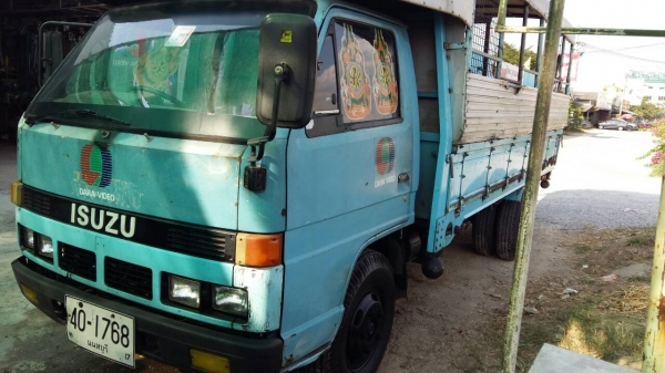 หกล้อ อีซูซุ NKR110เกียร์สั้น ช่วงยาว4.30ม สภาพดีสวยเดิมพร้อมใช้ ทะเบียนพร้อมโอน