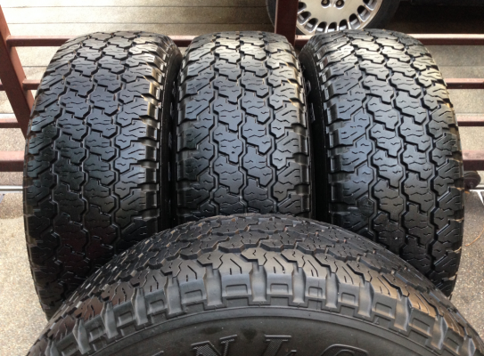 ยาง Dunlop 235 70 15 สิ้นปี12 ดอกเต็ม พร้อมใช้งานยาวๆ ราคาไม่แพง ยาง Dunlop 235 70 15 สิ้นปี12 ดอกเต็ม พร้อมใช้งานยาวๆ ราคาไม่แพง