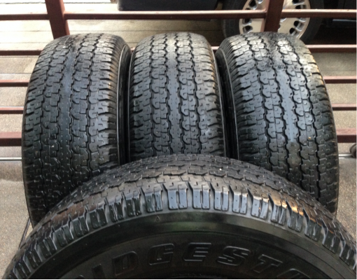 ยาง Bridgestone 255 70 15 ดอกสวย พร้อมใช้งาน ราคาไม่แพง