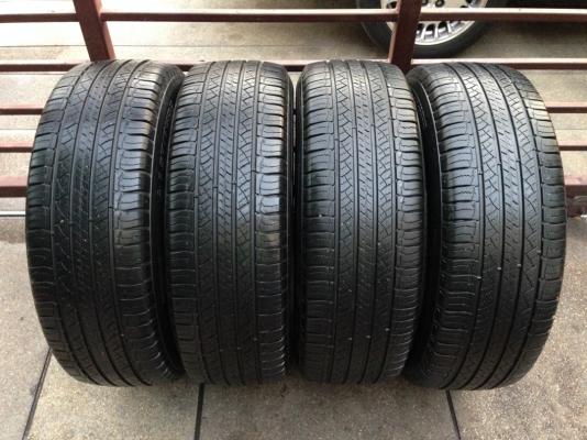 ยาง Michelin 225 65 17 สิ้นปี13 ดอกสวย พร้อมใช้งาน ราคาไม่แพง