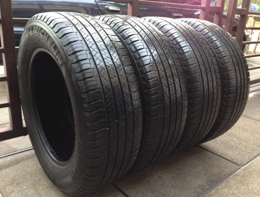 ยาง Michelin 225 65 17 สิ้นปี13 ดอกสวย พร้อมใช้งาน ราคาไม่แพง