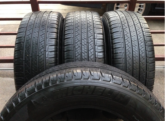 ยาง Michelin 225 65 17 สิ้นปี13 ดอกสวย พร้อมใช้งาน ราคาไม่แพง
