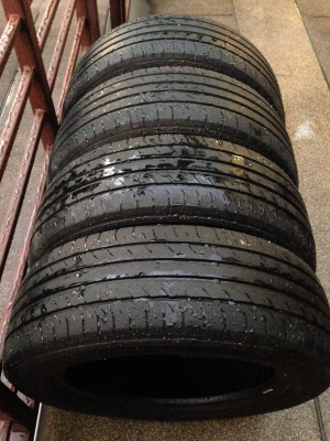 ยาง Dunlop 225 60 18 ปลายปี13 ดอกเต็ม ใช้กันยาว ราคาไม่แพง