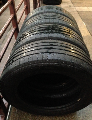 ยาง Dunlop 225 60 18 ปลายปี13 ดอกเต็ม ใช้กันยาว ราคาไม่แพง