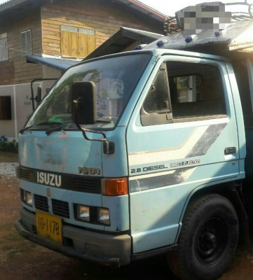 สี่ล้อ NKR 88ห้างแท้ ยกหัวได้ มีหลังคาโดยสาร ช่วงยาว 3.20ม สภาพดีสวยบางเดิมๆ มีหลังคาโดนสาร ทะเบียนพร้อมโอน สี่ล้อ NKR 88ห้างแท้ ยกหัวได้ มีหลังคาโดยสาร ช่วงยาว 3.20ม สภาพดีสวยบางเดิมๆ มีหลังคาโดนสาร ทะเบียนพร้อมโอน