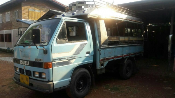 สี่ล้อ NKR 88ห้างแท้ ยกหัวได้ มีหลังคาโดยสาร ช่วงยาว 3.20ม สภาพดีสวยบางเดิมๆ มีหลังคาโดนสาร ทะเบียนพร้อมโอน สี่ล้อ NKR 88ห้างแท้ ยกหัวได้ มีหลังคาโดยสาร ช่วงยาว 3.20ม สภาพดีสวยบางเดิมๆ มีหลังคาโดนสาร ทะเบียนพร้อมโอน