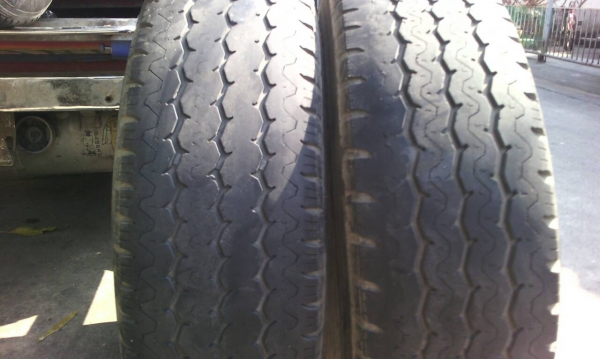 215/75R16C  MAXXIS TRUCMAXX UE-168 ปีใหม่ๆ ปี2014 ไม่มีปะ มี 2 เส้น tel.081-427-3941 ไอดีไลน์ autobot107