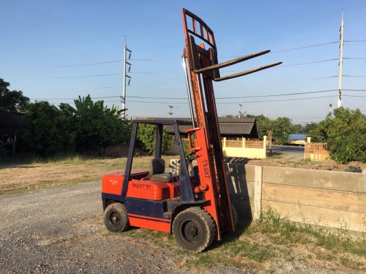 ขายรถโฟล์คลิฟท์ 3 ตัน เครื่อง ดีเซล สนใจติดต่อ 081-9485494