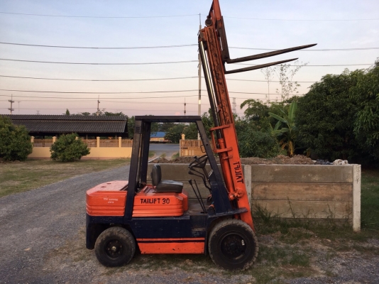 ขายรถโฟล์คลิฟท์ 3 ตัน เครื่อง ดีเซล สนใจติดต่อ 081-9485494