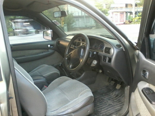 4x4แค๊ปเปิดได้2500ccเดิมๆบางๆเกียโฟวใช้ได้ยางใหม่