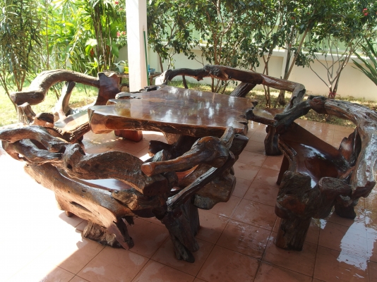 ชุดรับแขก ไม้เนื้อแข็งไม้เก่าสวยๆครับ