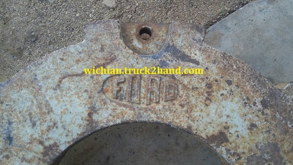 ขายถ่วงล้อหลังรถไถฟอร์ดเก่านอก แผ่นหนาๆหนักมาก