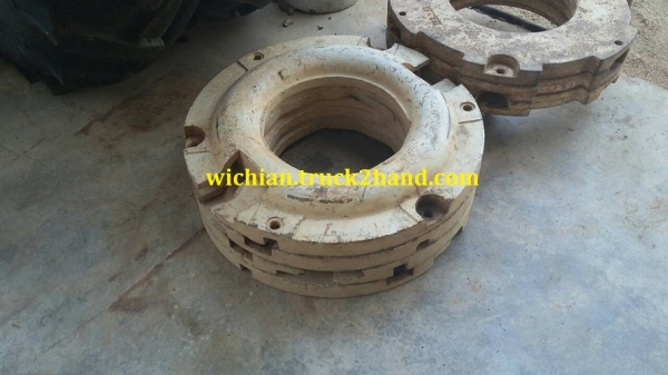 ขายแล้วครับ เวทถ่วงล้อหลังรถไถฟอ์ด เก่านอก 1ชุด 4แผ่นหนาหนักมาก สภาพสวยมาก ชุดละ12,000บาท.