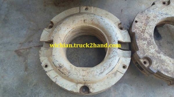 ขายแล้วครับ เวทถ่วงล้อหลังรถไถฟอ์ด เก่านอก 1ชุด 4แผ่นหนาหนักมาก สภาพสวยมาก ชุดละ12,000บาท.