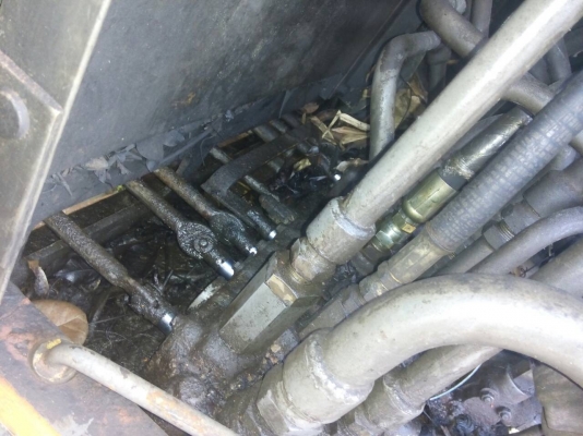 ขายรถแบคโฮ HITACHI UH60-1 ราคา 250000