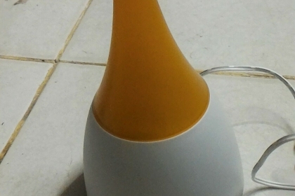 เครื่องเพิ่มความชื่น  AROMA  POT  ในห้องระบบอัลตร้าโซนิคแบบไม่ใช้ความร้อน มีหม้อแปลงเสียบ 100 V. แปลงลงเหลือ 24 V.