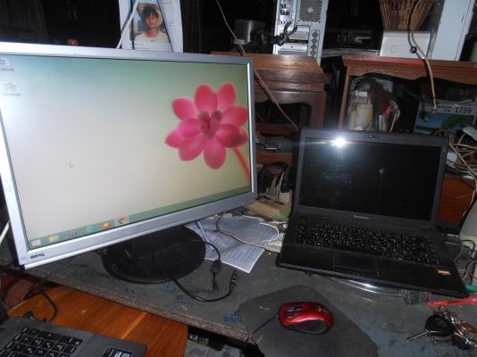 จอคอมพิวเตอร์ LCD BENQ 21 นิ้ว จอคอมพิวเตอร์ LCD BENQ 21 นิ้ว