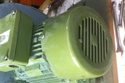 ชุดมอเตอร์ SEMCO ดูด-เป่า ลมขนาด 1 แรงม้า ของเยรมัน ใช้ไฟ 3 เฟส 220/380 V.รอบการทำงาน  2850 รอบต่อนาที