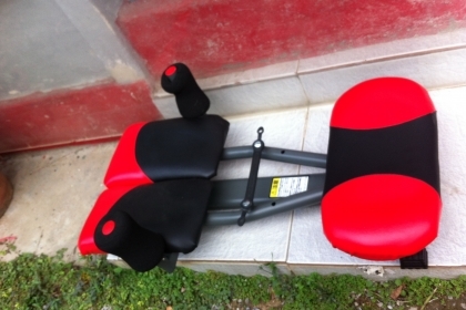 เครื่องช่วยในการออกกำลังกาย hip shaper มาจากญี่ปุ่นสภาพใหม่มาก ออกกำลังกายได้หลายหลายแบบ หลายท่า มี VDO ใน  youtubeสอนการใช้งาน