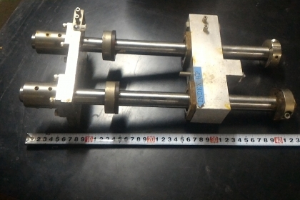 ชุดแกนเท่นเลื่อนสไลด์ไปมาด้วยลูกปืน ลื่นมาก แกนเพลาขนาด 25 มม.