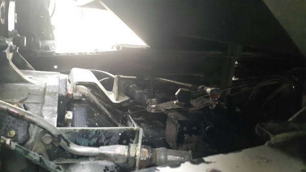 ขายรถสิบล้อหัวคัสซี 1Jสมอทอง 260แรง ปี45 เครื่องเกียร์เดิม หัวไม่เคยทำสี คัสซีสวยทั้งเส้น(กะบะยังไม่ได้ยกลง)