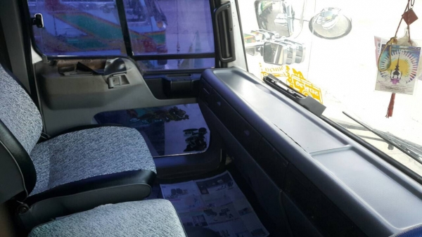 ขายรถสิบล้อหัวคัสซี 1Jสมอทอง 260แรง ปี45 เครื่องเกียร์เดิม หัวไม่เคยทำสี คัสซีสวยทั้งเส้น(กะบะยังไม่ได้ยกลง)