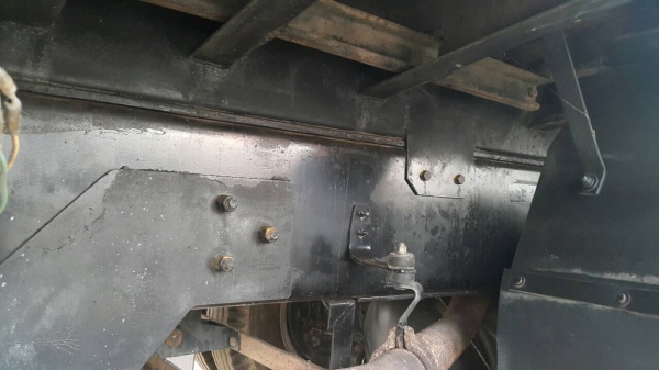 ขายรถสิบล้อหัวคัสซี 1Jสมอทอง 260แรง ปี45 เครื่องเกียร์เดิม หัวไม่เคยทำสี คัสซีสวยทั้งเส้น(กะบะยังไม่ได้ยกลง)