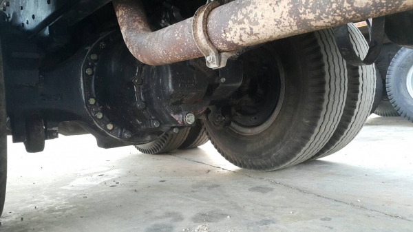 ขายรถสิบล้อหัวคัสซี 1Jสมอทอง 260แรง ปี45 เครื่องเกียร์เดิม หัวไม่เคยทำสี คัสซีสวยทั้งเส้น(กะบะยังไม่ได้ยกลง)