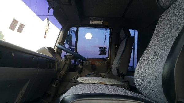 ขายรถสิบล้อหัวคัสซี 1Jสมอทอง 260แรง ปี45 เครื่องเกียร์เดิม หัวไม่เคยทำสี คัสซีสวยทั้งเส้น(กะบะยังไม่ได้ยกลง)