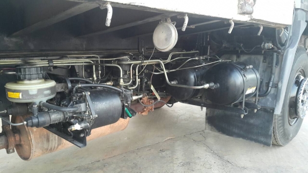 ขายรถสิบล้อหัวคัสซี 1Jสมอทอง 260แรง ปี45 เครื่องเกียร์เดิม หัวไม่เคยทำสี คัสซีสวยทั้งเส้น(กะบะยังไม่ได้ยกลง)