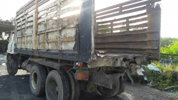 รถฮีโน่ 10 ล้อ ท้ายลาด F17  / 168 แรงม้า. ปี 34   สนใจติดต่อ  081 - 6079515