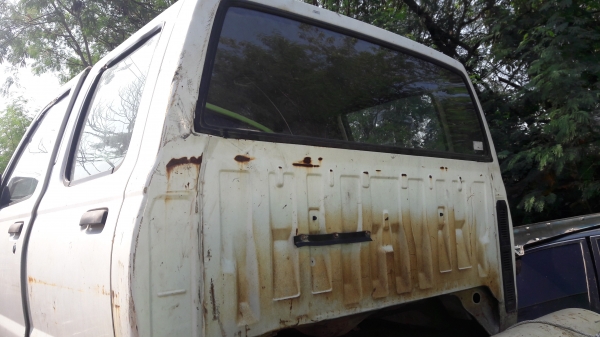 หัวเก๋งนอก 4 ประตู  NISSAN FRONTIER