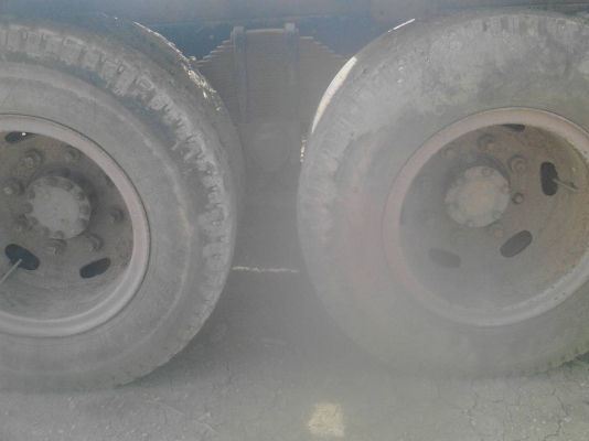 ขายสิบล้อหน้ายาว