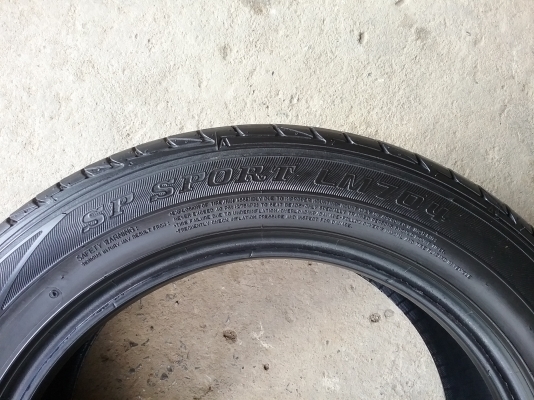 ยางDUNLOP 205 55R16ลงพื้นจริงปลายปี2014สภาพสวย ดอกเยอะ ไม่มีปะ