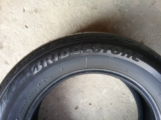 ยางBRIDGESTONE 195 65R15 ปี2014 สภาพสวยดอกเยอะมากคุ้มสุดๆ ยางBRIDGESTONE 195 65R15 ปี2014 สภาพสวยดอกเยอะมากคุ้มสุดๆ