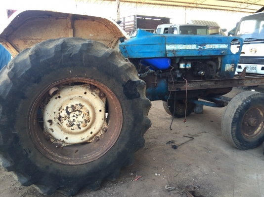 ขายรถไถ FORD. อุปกรณ์ผาน3. เครื่องดี. เกียดี. หางยกได้ปกติ