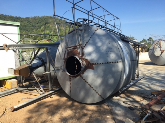 ขายถัง Silo อาหารสัตว์ ขนาด 6000 ลิตร และ 9000 ลิตร มีหลายใบ สภาพสวยพร้อใช้