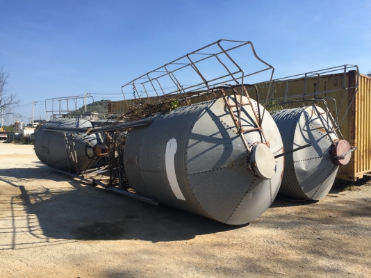 ขายถัง Silo อาหารสัตว์ ขนาด 6000 ลิตร และ 9000 ลิตร มีหลายใบ สภาพสวยพร้อใช้