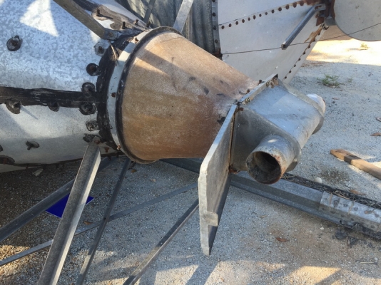 ขายถัง Silo อาหารสัตว์ ขนาด 6000 ลิตร และ 9000 ลิตร มีหลายใบ สภาพสวยพร้อใช้