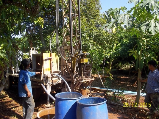 ขายรถเจาะบ่อบาดาล ระบบไฮโดรลิคและอุปกรณ์พร้อม