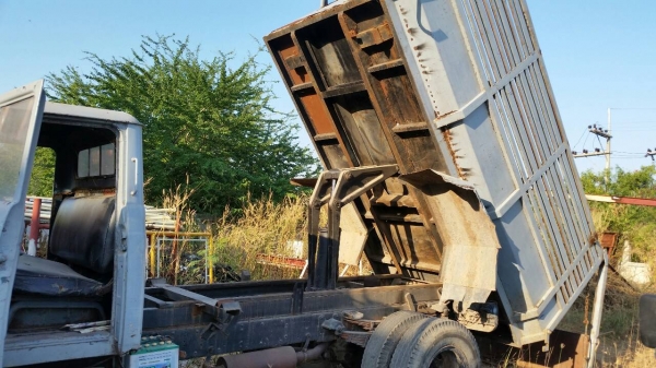 หกล้อดั๊มสวยๆ เดิมๆ 130 แรง Da640