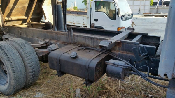 หกล้อดั๊มสวยๆ เดิมๆ 130 แรง Da640